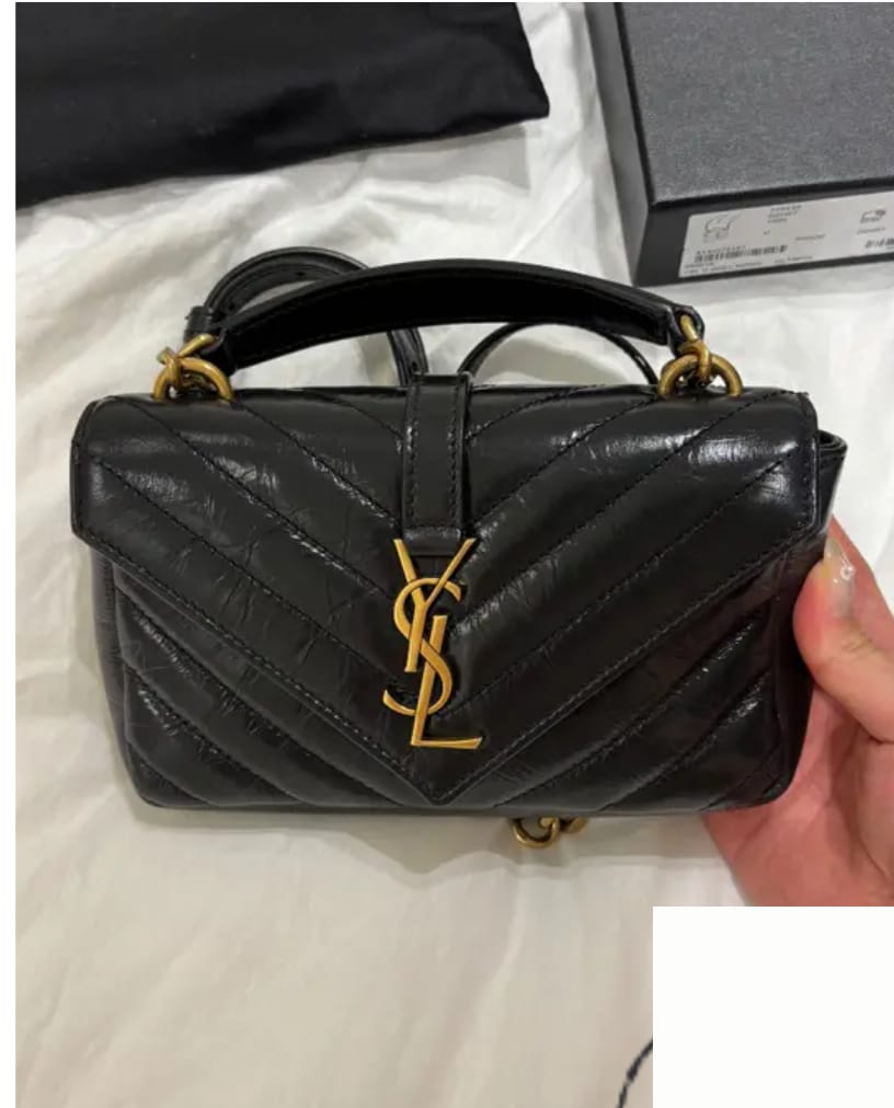 생로랑 로고 확대 감정 사진