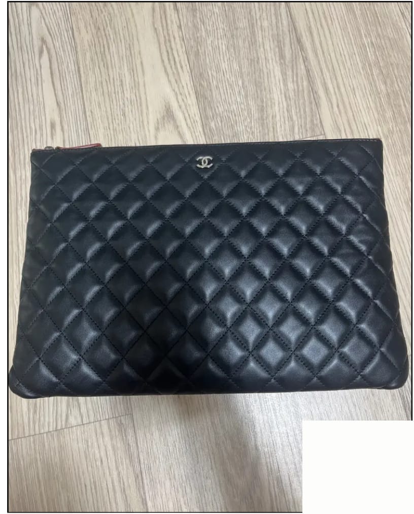 샤넬 로고 확대 감정 사진
